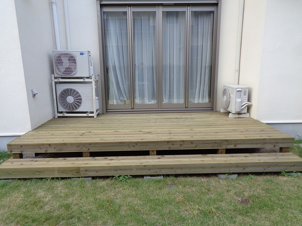 横浜市泉区 庭 ウッドデッキ1