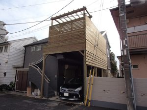 東京都調布市の車庫上・ガレージウッドデッキ施工例