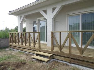 ウッドデッキ施工例　ウッドデッキのことならウッディ企画へ